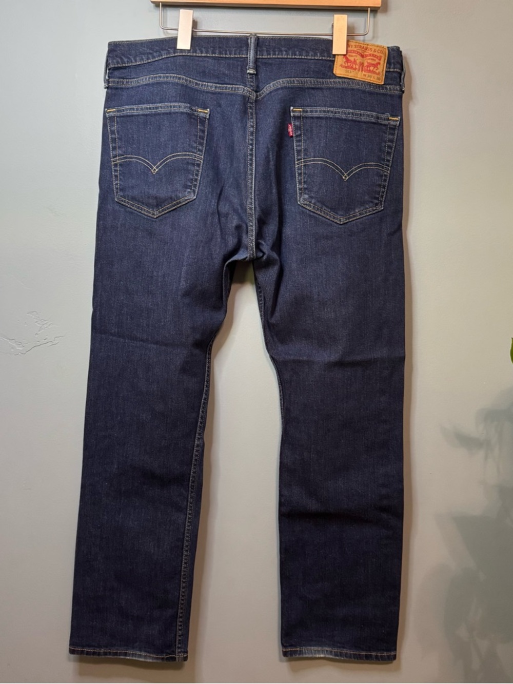 Levi's 513 Slim Straight Jeans in Dark Wash. Mens. 36x30 - Picture 6 of 10